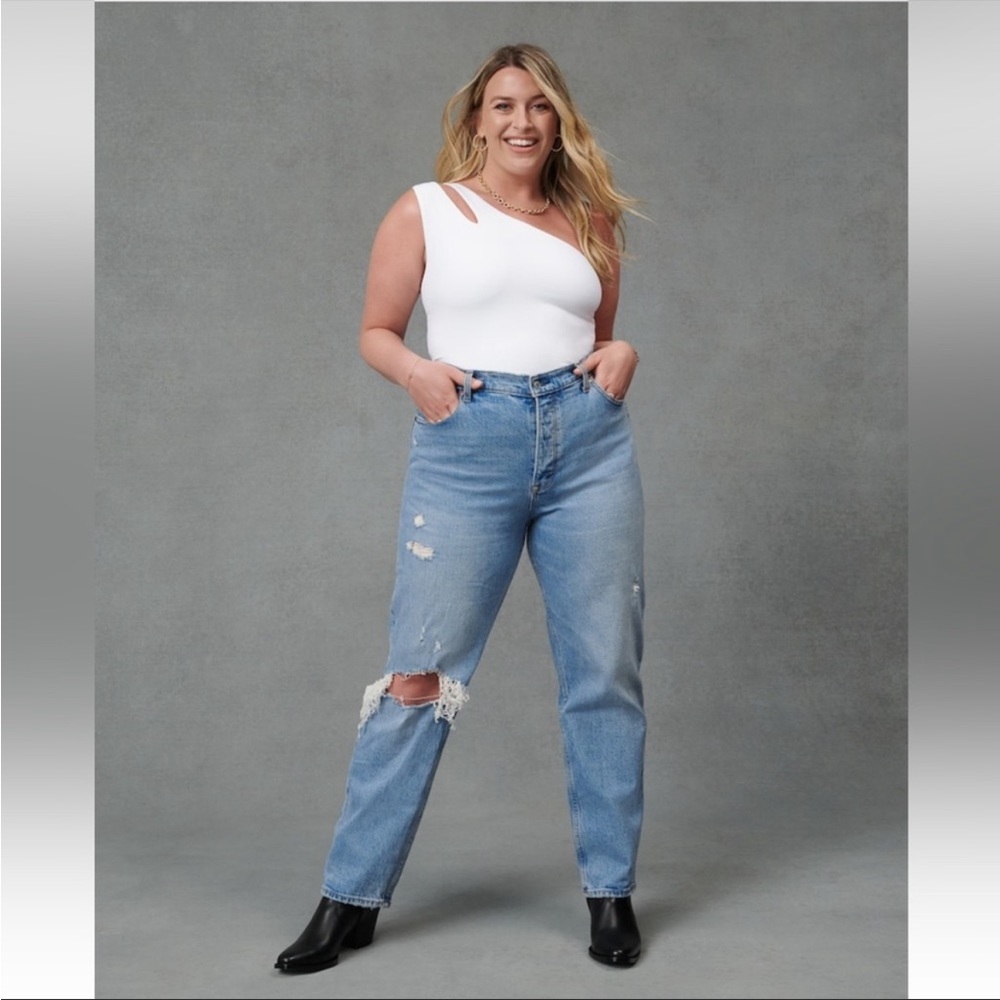 Abercrombie & Fitch NWT Curve Love The Dad High Rise Jeans Ripped Wash